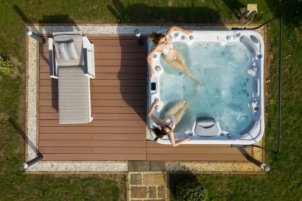 Wellis® Mont Blanc Hot Tub